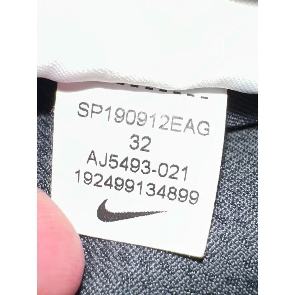 Nike Men's Dri-FIT Golf Shorts‎ Size 32 Gray Chino Style Performance Lightweight